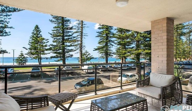 Ideal Holiday Accommodation - Complete Waterfront in Manly