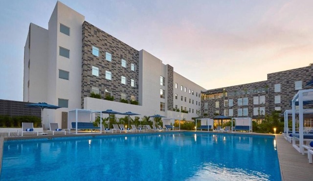 Ideal Stopover Suite w/Kitchenette & Breakfast l Near Central Cancún Sights