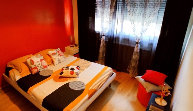 Ideally located 70m2 T3 apartment with private balcony and secure parking