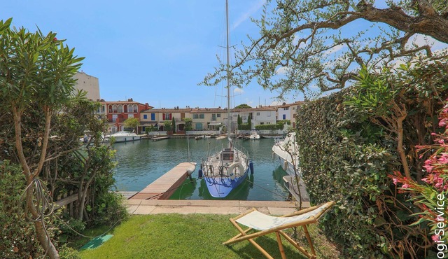 Ideally located, close to beach, house 8 people