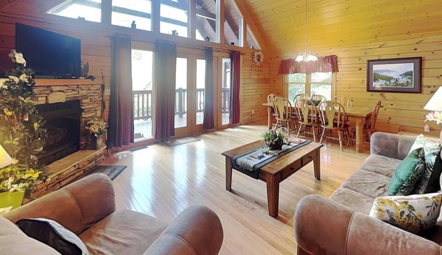 Idle Days | Stately Porch, Hot Tub, Pool Table