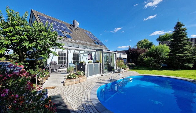 Idyllic vacation apartment with pool, whirlpool and sauna near Leipzig