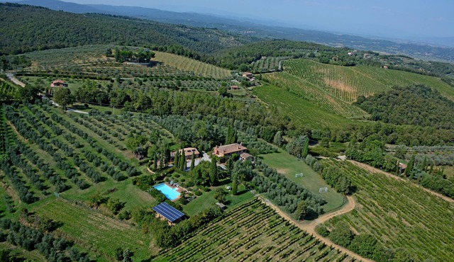 Idyllic guest house in Tuscan country house style with swimming pool