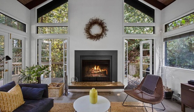 Idyllic Mill Valley cottage next to Muir Woods