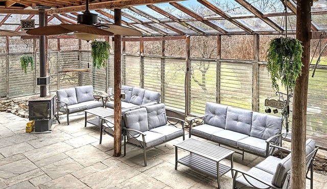 Idyllic Riverfront Farmstead, Golf, Spa & More