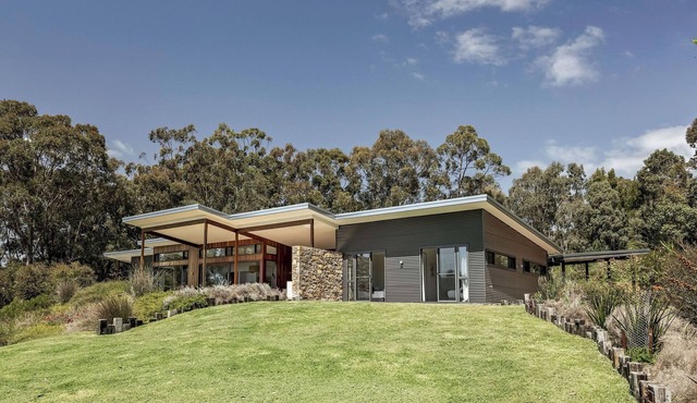 IDYLLIC RURAL ESCAPE BOASTING BREATHTAKING BUSHLAND VIEWS