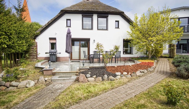 Idyllic thatched house on the Strelasund - Reethaus Altefähr