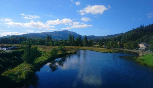 Idyllic Waterside Penthouse in Callander