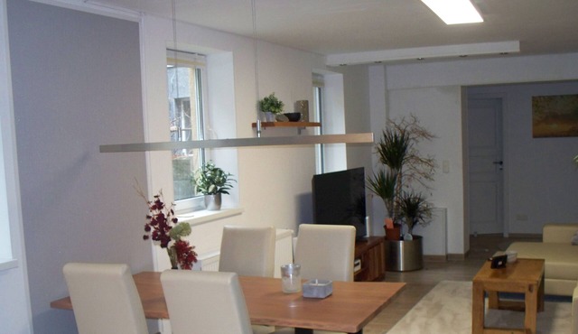Idyllische Ferienwohnung in Bestlage in Berlin Frohnau mit Terasse und Garten