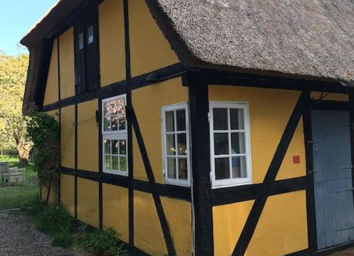 Idyllisk baghus i det gamle Troense