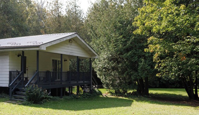 Idylwild Retreat and Riverfront Cottage - Moments from Lake Huron