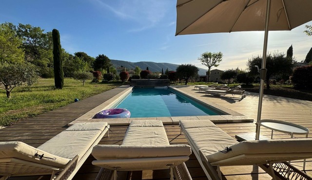 Ihre Oase der Ruhe im Herzen der Provence mit Pool und Großem Garten