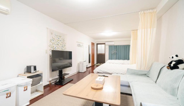 Ikebukuro East Exit Queen Bed Room, 2F