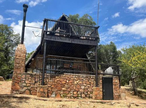 Iketla-Riverfront Chalet in Magaliesberg Biosphere