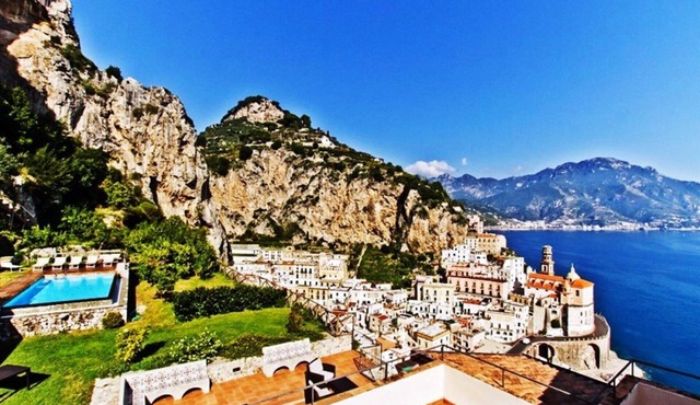 "Il Amalfi" in Amalfi 8 To 12 Beds 16-24 Guests Pool-LUXURY VILLAS ZILIC RENTALS