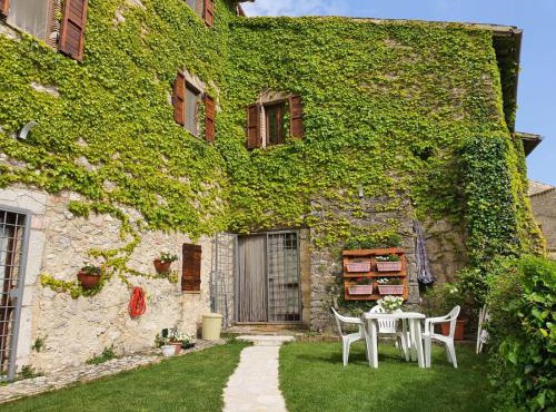 Il borgo di Cornillo