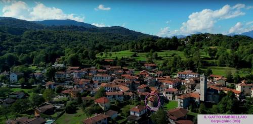 Il Gatto Ombrellaio - Gateway to Stresa, Lake Maggiore and Mountains