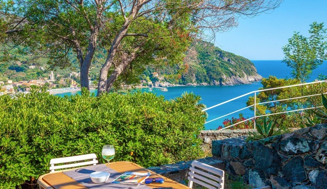 "Il Giardino Sul Mare", garden on the sea, sea-view, comfortable for 4 people, Levanto
