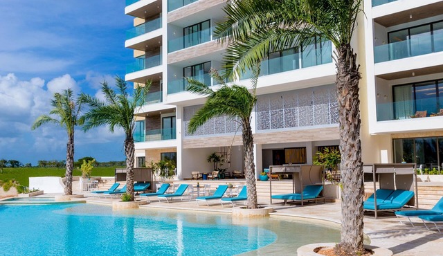 IL LAGO AT JUANILLO BEACH
