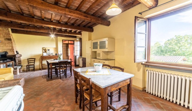 "Il Querciolo" Apartment "Frutteti" for 8+2 people in a farmhouse in Valdichiana (Arezzo)