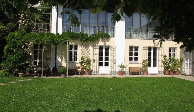 Il Tiglio 2. Ancient restructured farmhouse on the hill of Turin