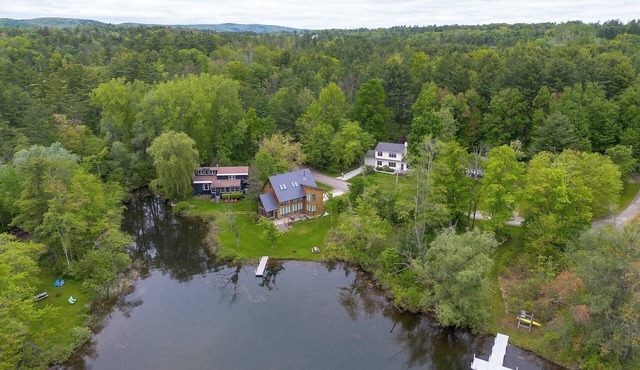 Imagine Being Lakeside, Kayaks/Fishing/EV Charger