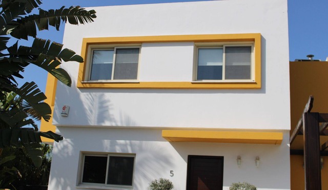 Immaculate 3-Bed House in Pentakomo
