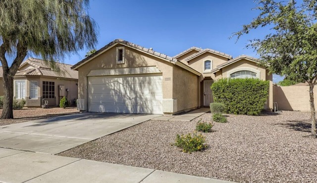 Immaculate 3 Bedrooms, 2 Bathrooms Home in beautiful Surprise AZ.
