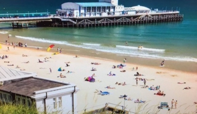 Immaculate 4-bed Apartment in Bournemouth & spa