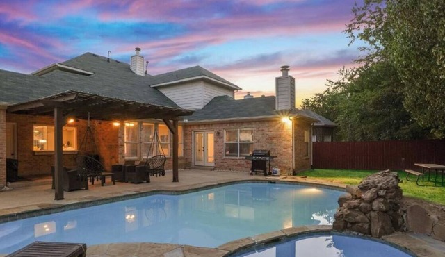 Immaculate 5BR/2.5B vila with Pool and cinema