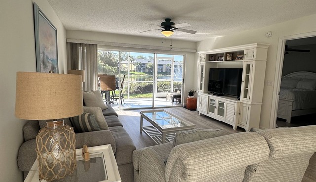 Immaculate North Naples Condo