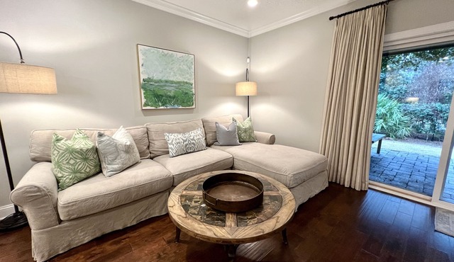 Immaculate Saint Simons Townhouse 3 Bed/2.5 Bath, Pool, 2 Bikes, Pets Welcome