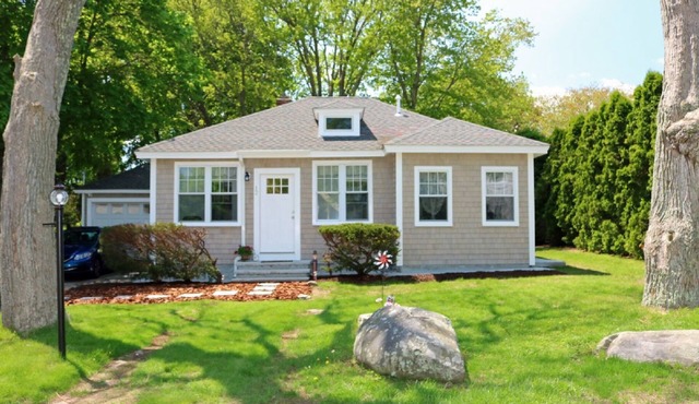 Immaculate, Updated and Adorable Home in Bonnet Shores