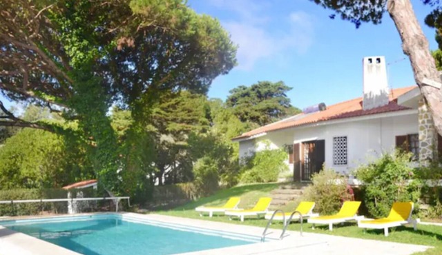 Immerse in Tranquility: Villa in Protected Sintra, Steps From Stunning Beaches