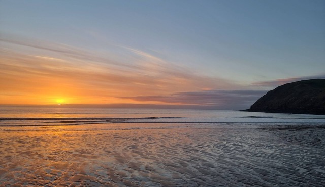 Impeccable Beachfront 2-Bed Cottage in St Bees