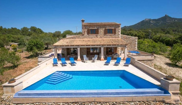 Impressive Converted Farmhouse, A/C, Private Pool, Amazing Views in a Rural Area - 3 km to Felanitx