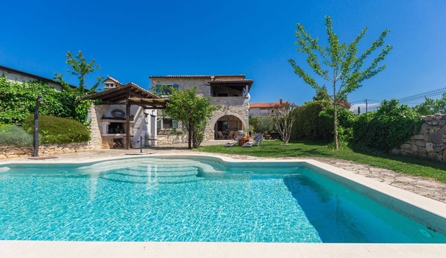 Impressive finca with private pool, sea view, baby cot and special interior