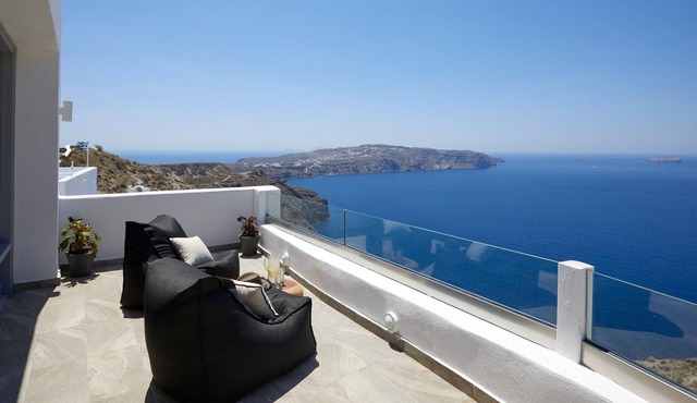 Impressive Santorini Villa | 2 Bedrooms | Breathtaking Seaviews