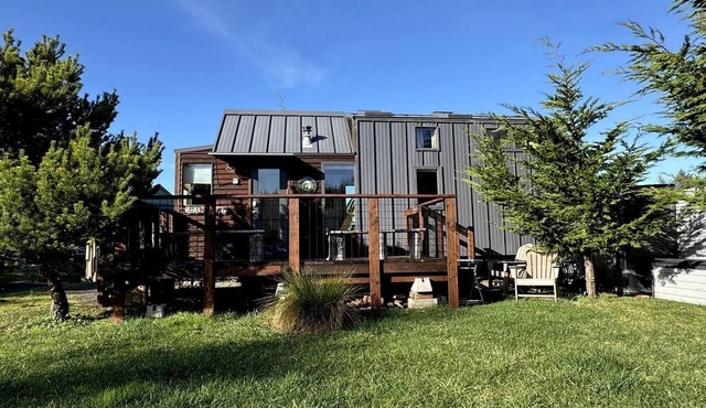 Impressive Tiny House with Fireplace in Waldport, Oregon