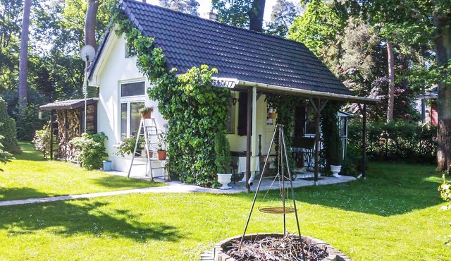In a beautiful forest settlement in the state of Brandenburg, only 5 km from Falkensee and right on