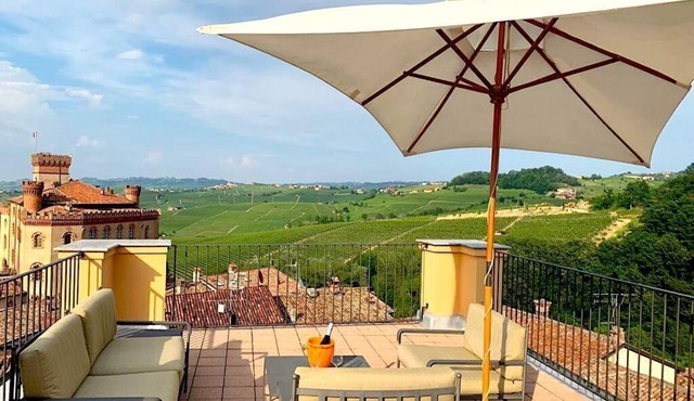 In central BAROLO - Private apt w/Huge Terrace w/360 degree views of vineyards!