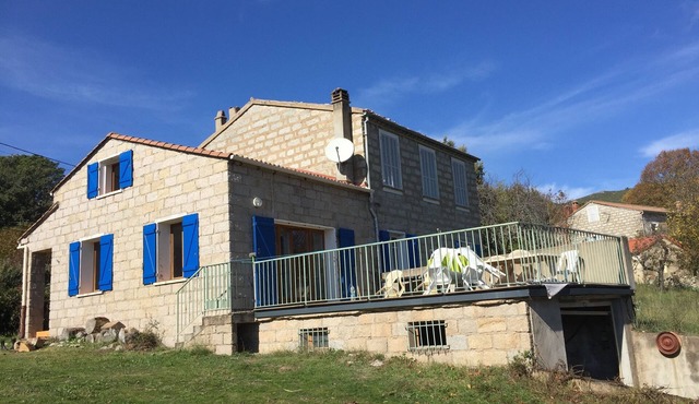 In the heart of ALTA ROCCA ideally exposed house
