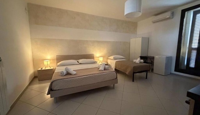 In the heart of the historic center, a few steps from the famous staircase