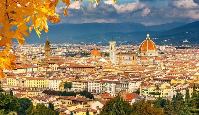 IN THE HISTORIC CENTER OF FLORENCE-MINUTES FROM PIAZZA DELLA REPUBBLICA & DUOMO