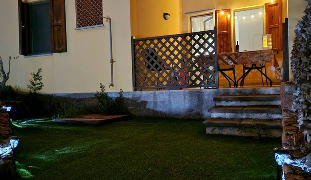In the village Baia delle Mimose, 150 mt from the sea-independent entrance, garden