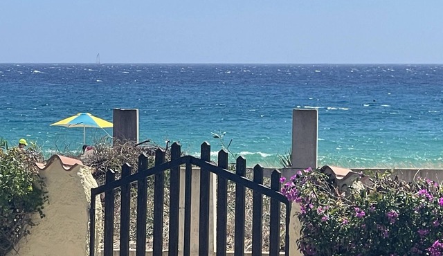 In Villa facing the beach cozy apartment 55 sqm on the 1st floor