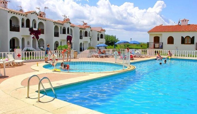 In Well-kept Complex with Pool and Balcony - Girasol Garden Superior 2 D