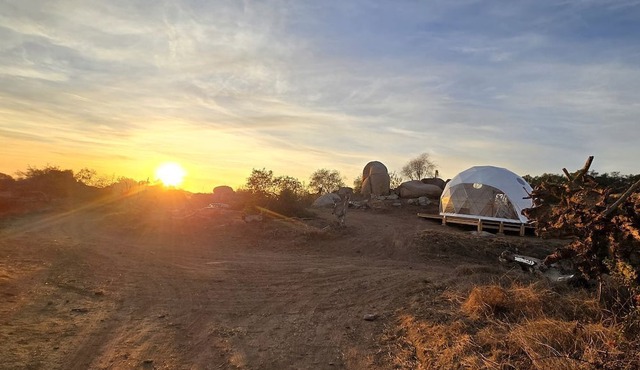 Incredible Dome for a Romantic Escape at Splitrock Valley, California