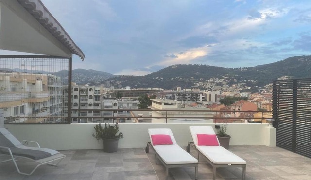 Incredible rooftop villa - sea and city view