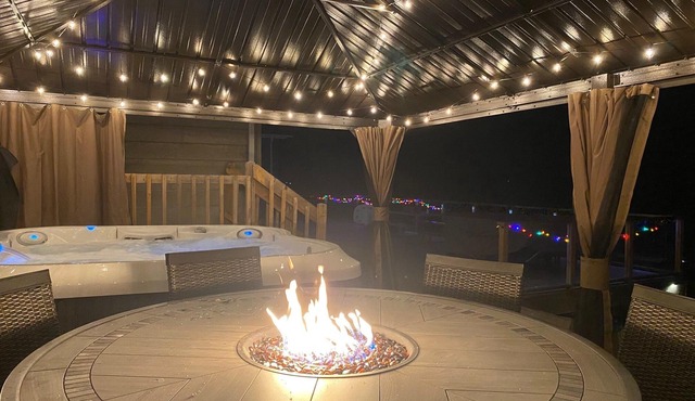 Incredible views, ample amenities & cozy atmosphere